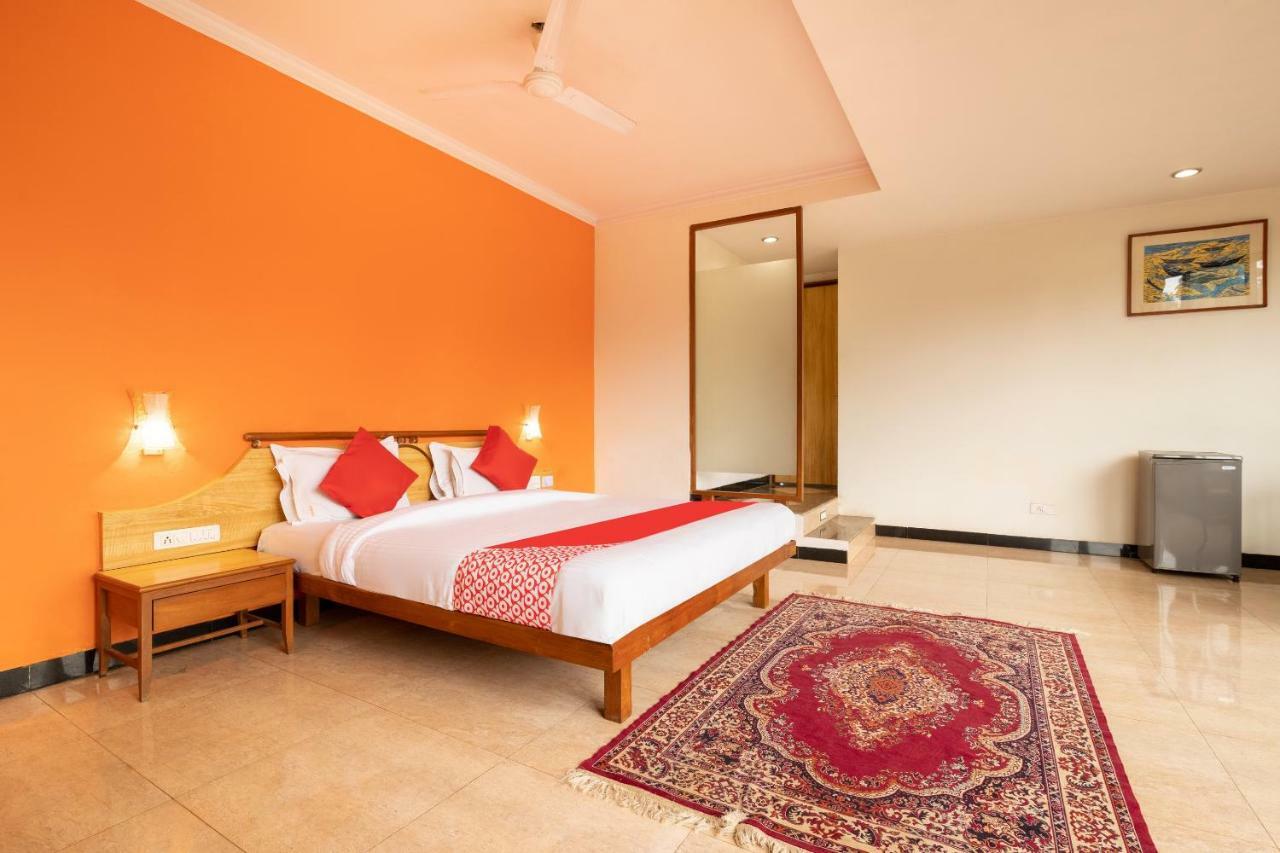Oyo 44695 Hotel Mango Sawantwadi Экстерьер фото